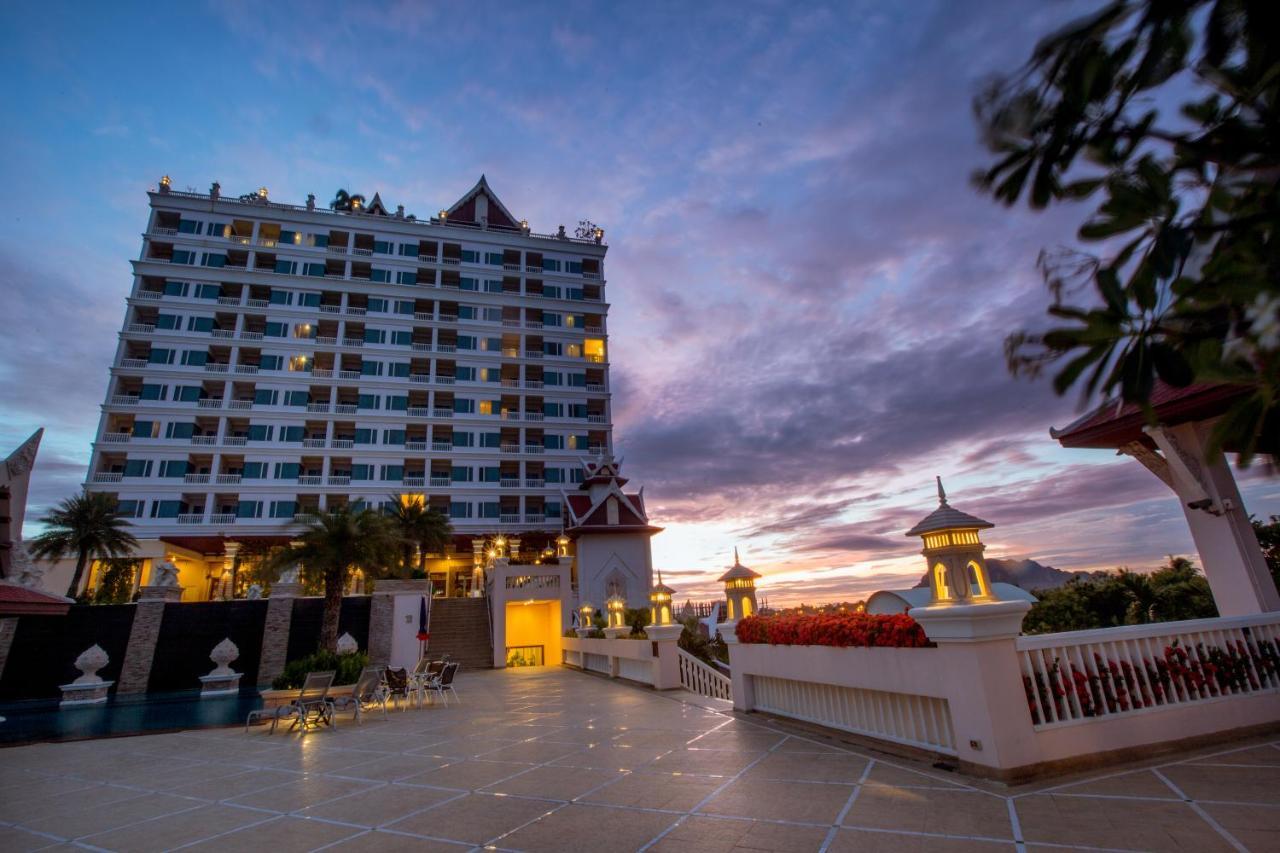 Grand Pacific Sovereign Resort & Spa Ča Am Exteriér fotografie